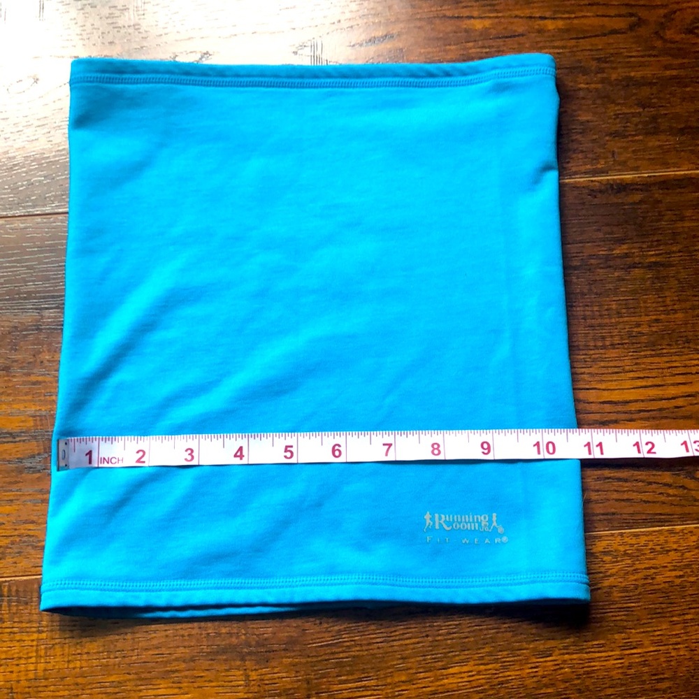 Running Room Neck Warmer EUC